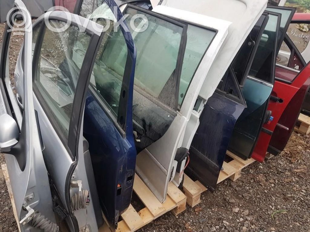 Volkswagen PASSAT B5 Portiera anteriore 