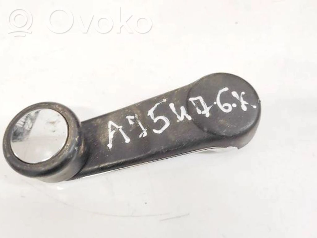 Etuoven ikkunan kampi