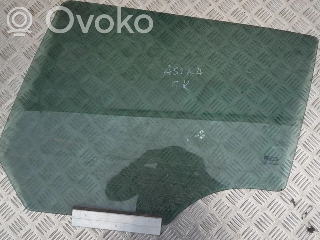 Opel Astra H Vetro del finestrino della portiera posteriore
