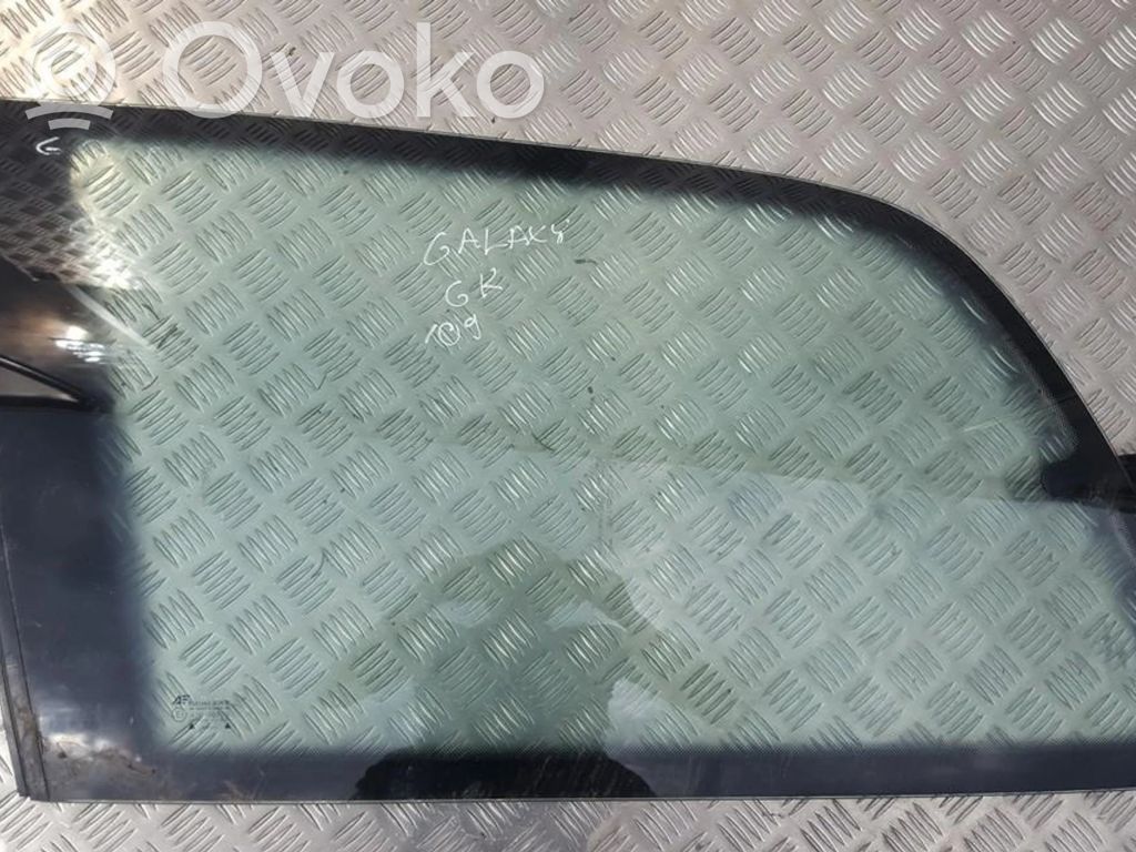 Rear side window
