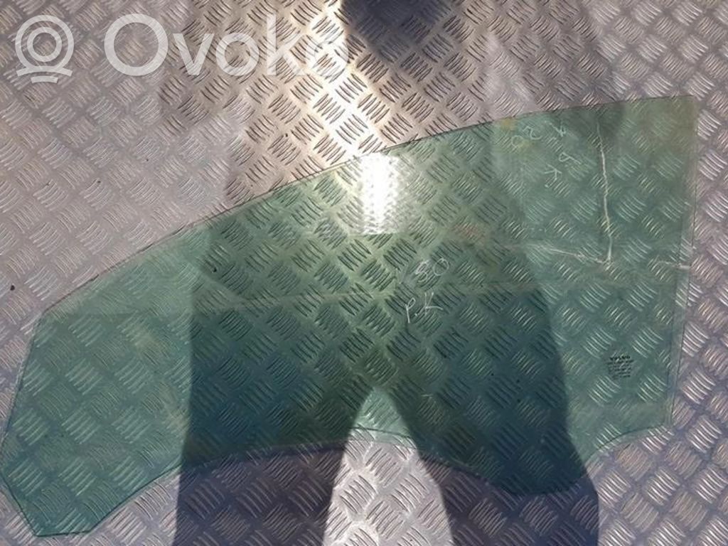 Szyba drzwi przednich