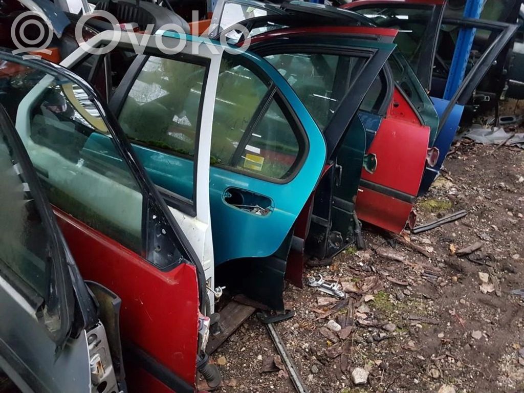 Aizmugurējās durvis   MELYNOS,MELYNOS