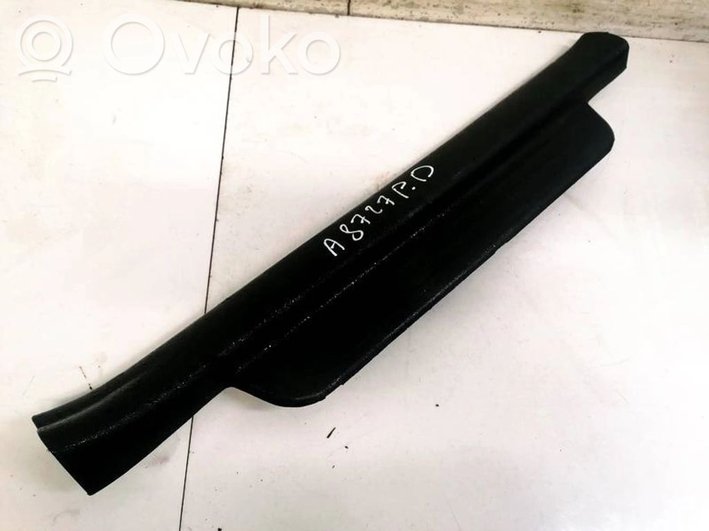 Geely MK Capac prag față 