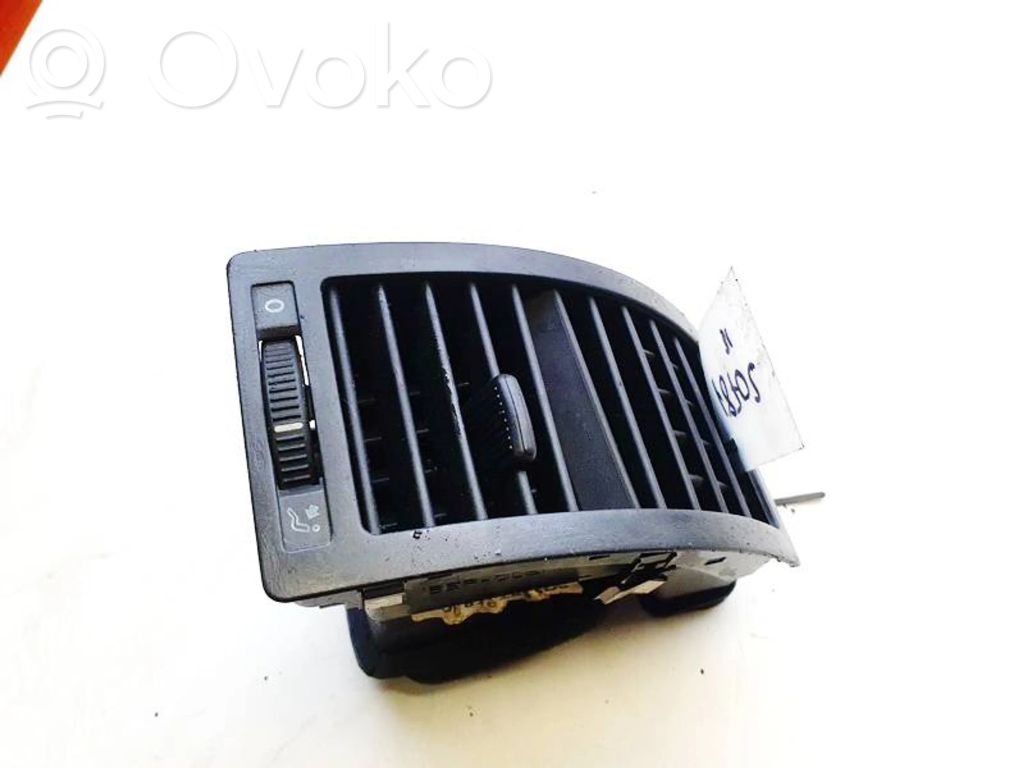 Volkswagen Polo IV 9N3 Griglia di ventilazione centrale cruscotto
