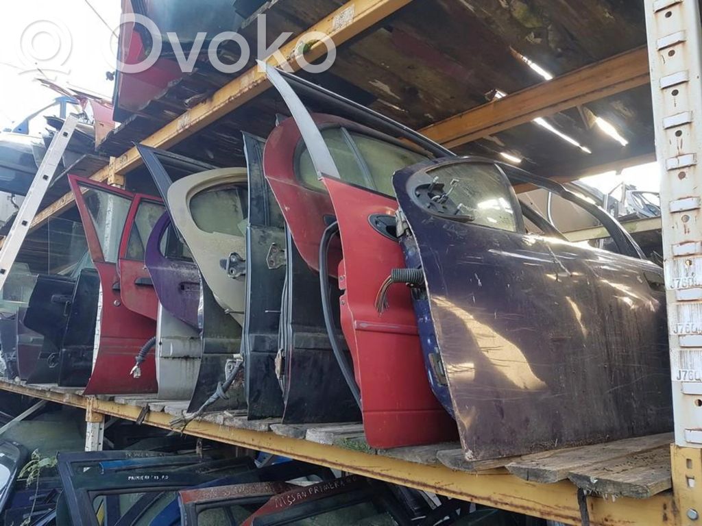 Nissan Sunny Galinės durys 