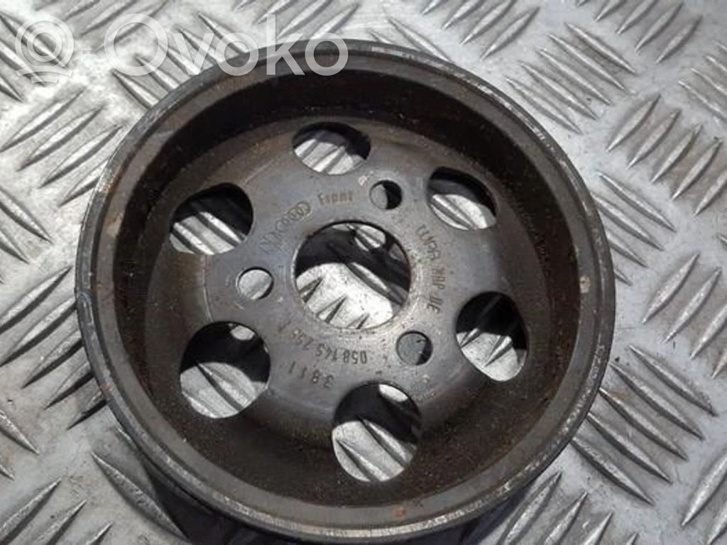 Ohjaustehostimen pumpun hihnapyörä   058145255E,058145255E