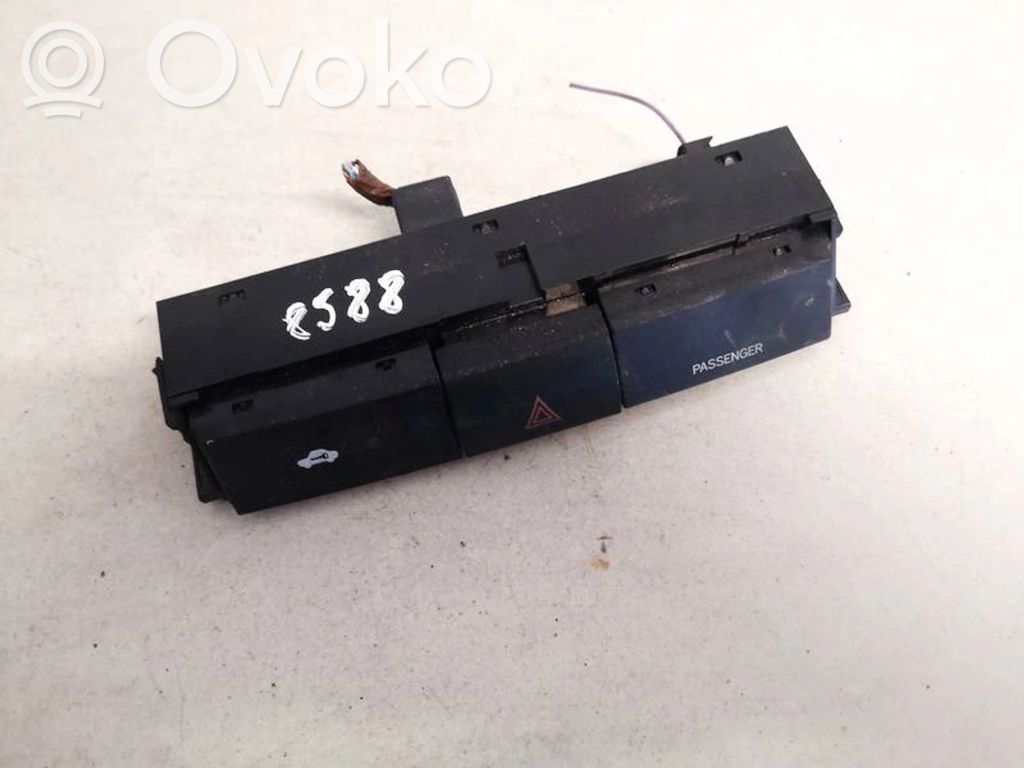 Botón interruptor de luz de peligro   153965,153965