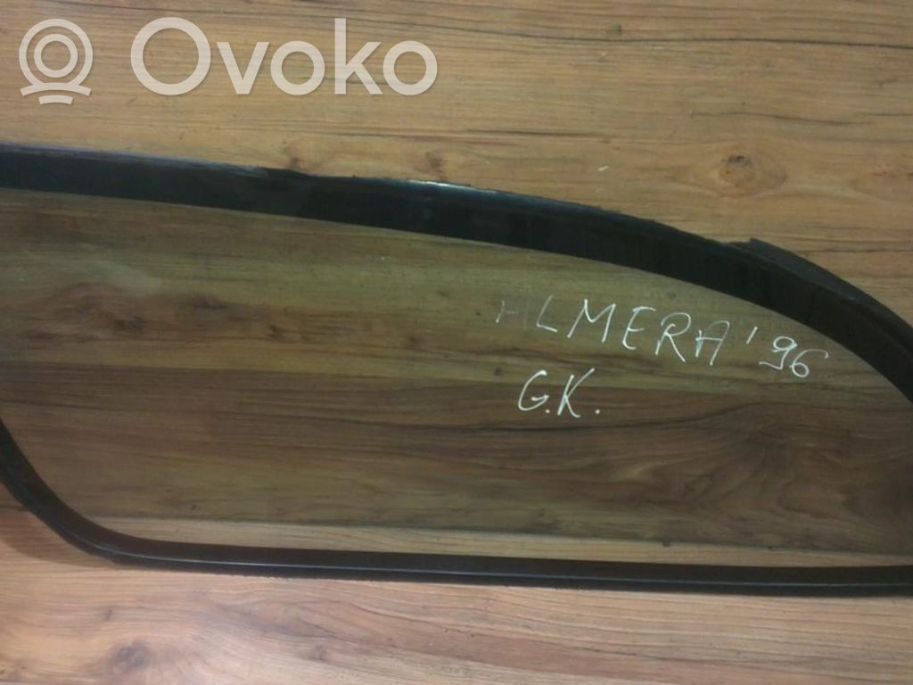 Nissan Almera Geam lateral spate 