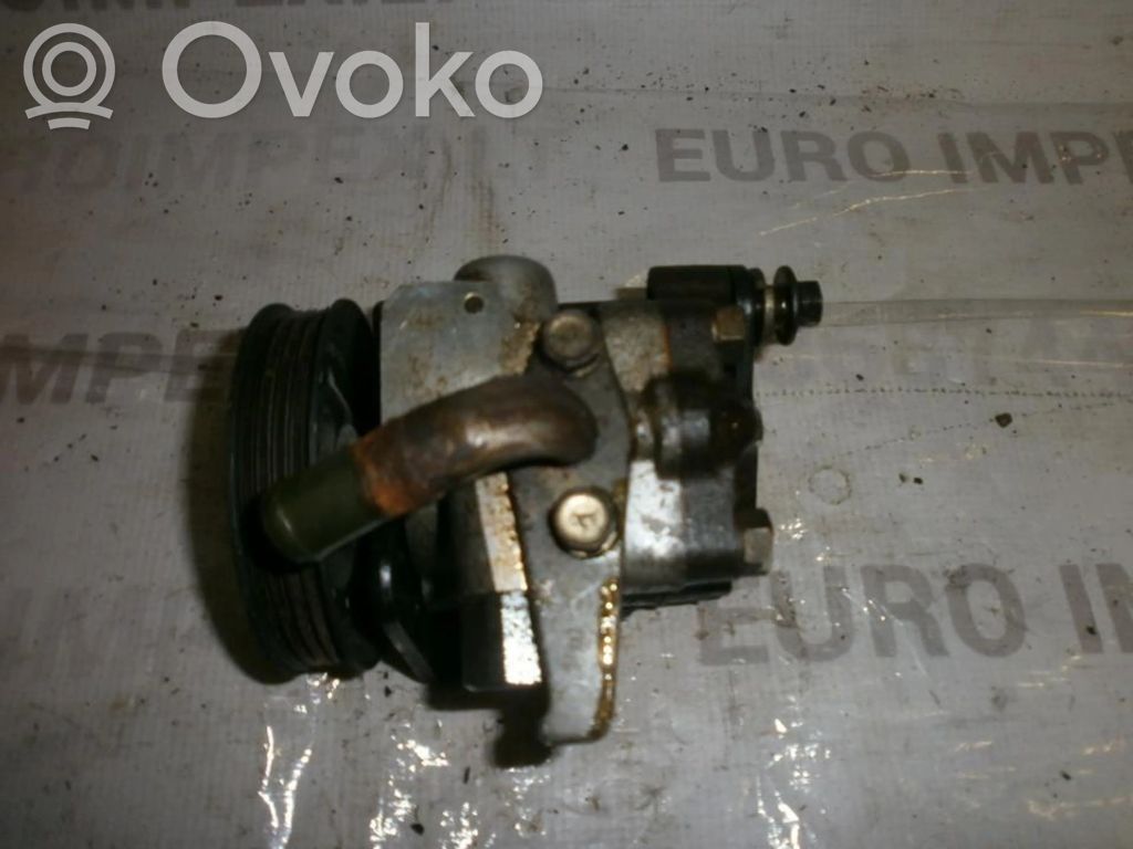 Hyundai Accent Ohjaustehostimen pumppu 