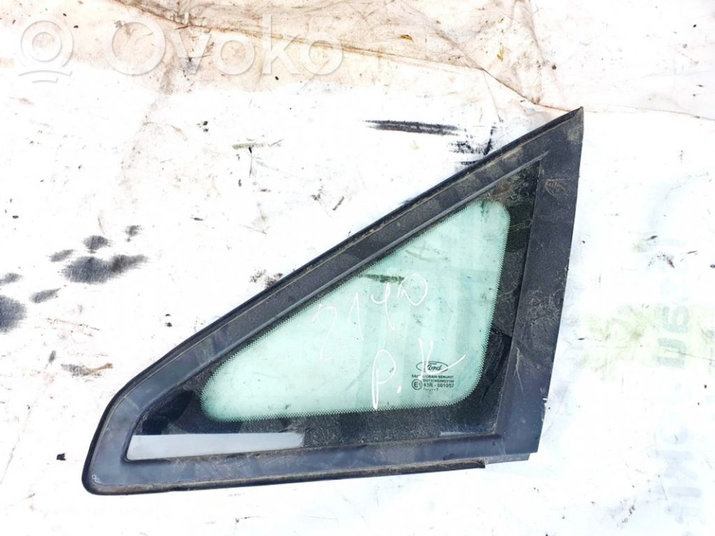 Front triangle window/glass