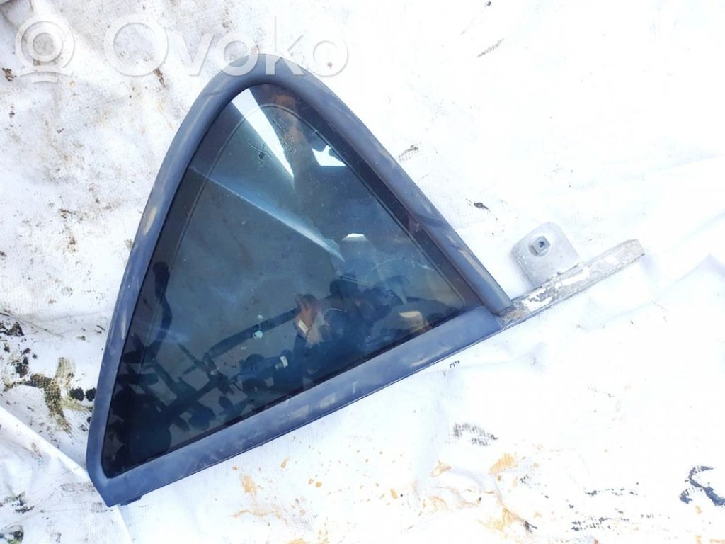 Ventanilla de ventilación de la puerta trasera