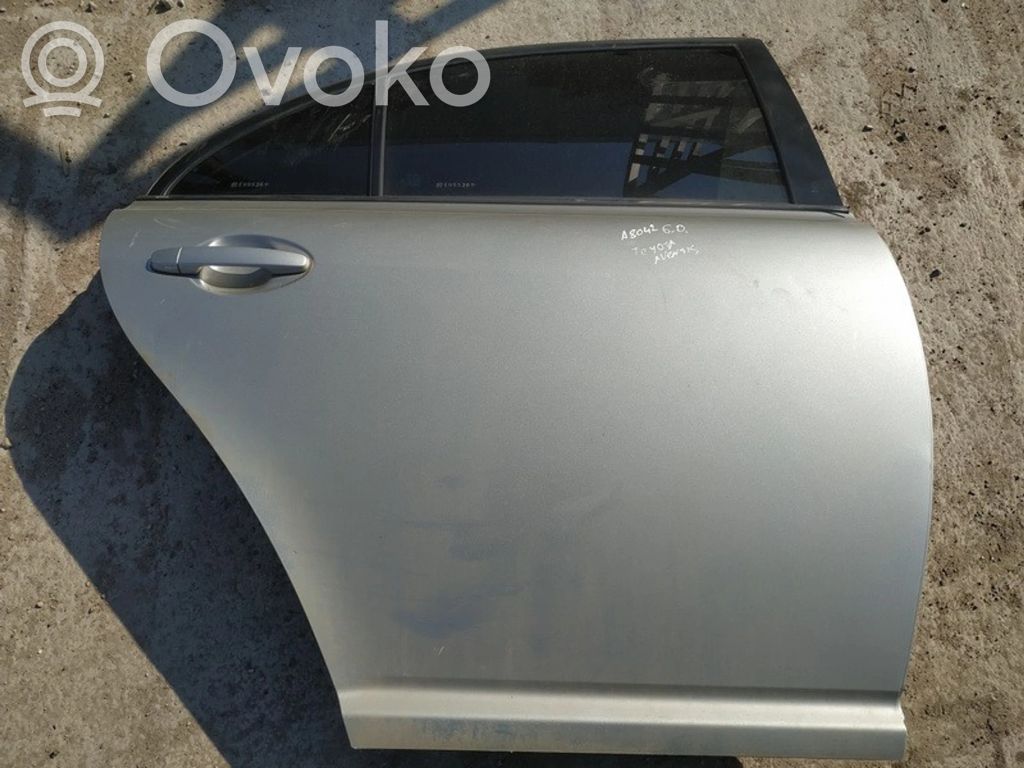 Toyota Avensis T250 Drzwi tylne 