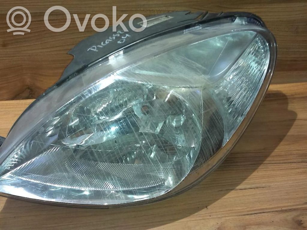 Citroen Xsara Picasso Lampa przednia 