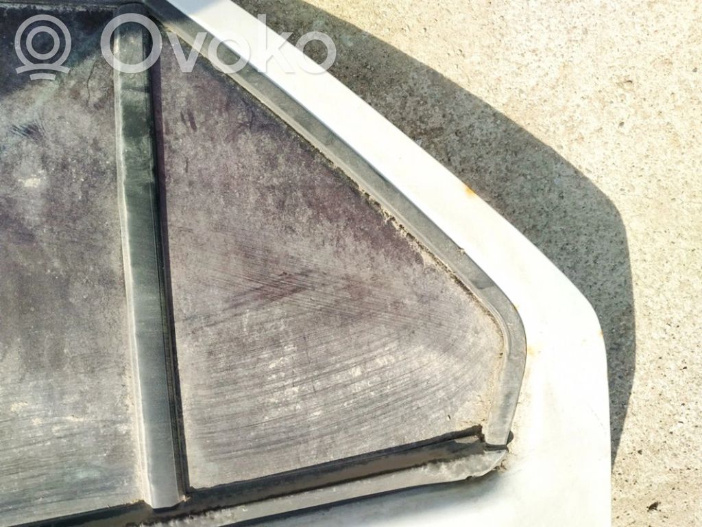 Rear vent window glass