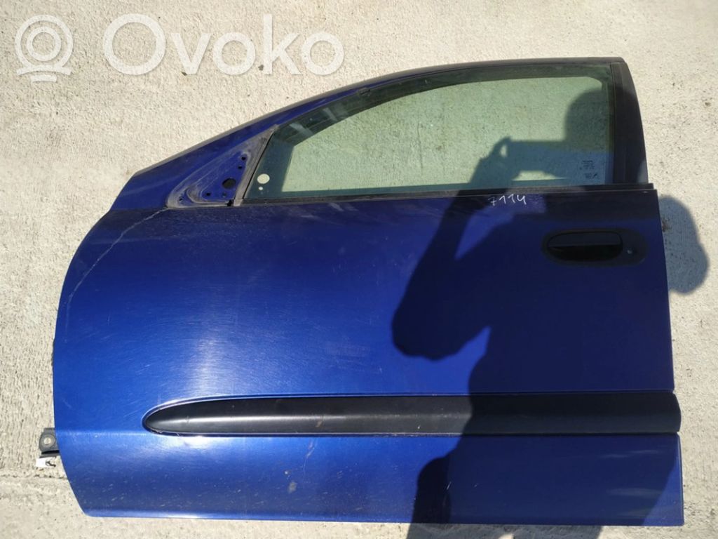 Nissan Almera N16 Portiera anteriore 