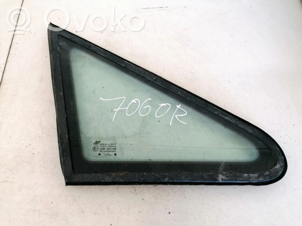Seat Alhambra (Mk1) Finestrino/vetro triangolo anteriore 