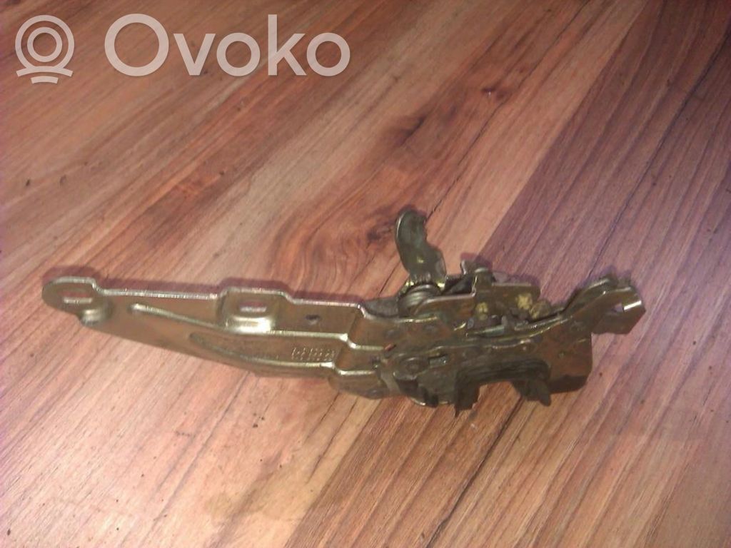 Opel Omega A Galinių durų spyna 
