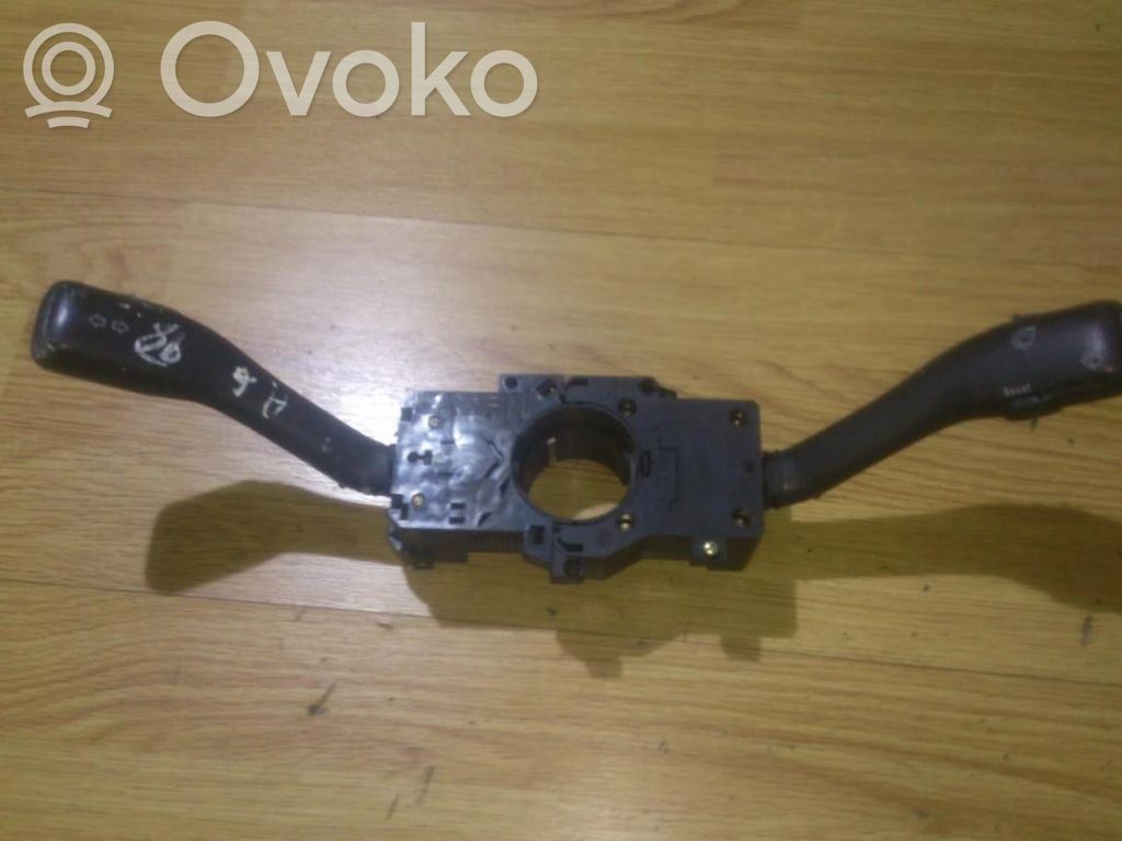 Audi A6 S6 C5 4B Leva/interruttore dell’indicatore di direzione e tergicristallo