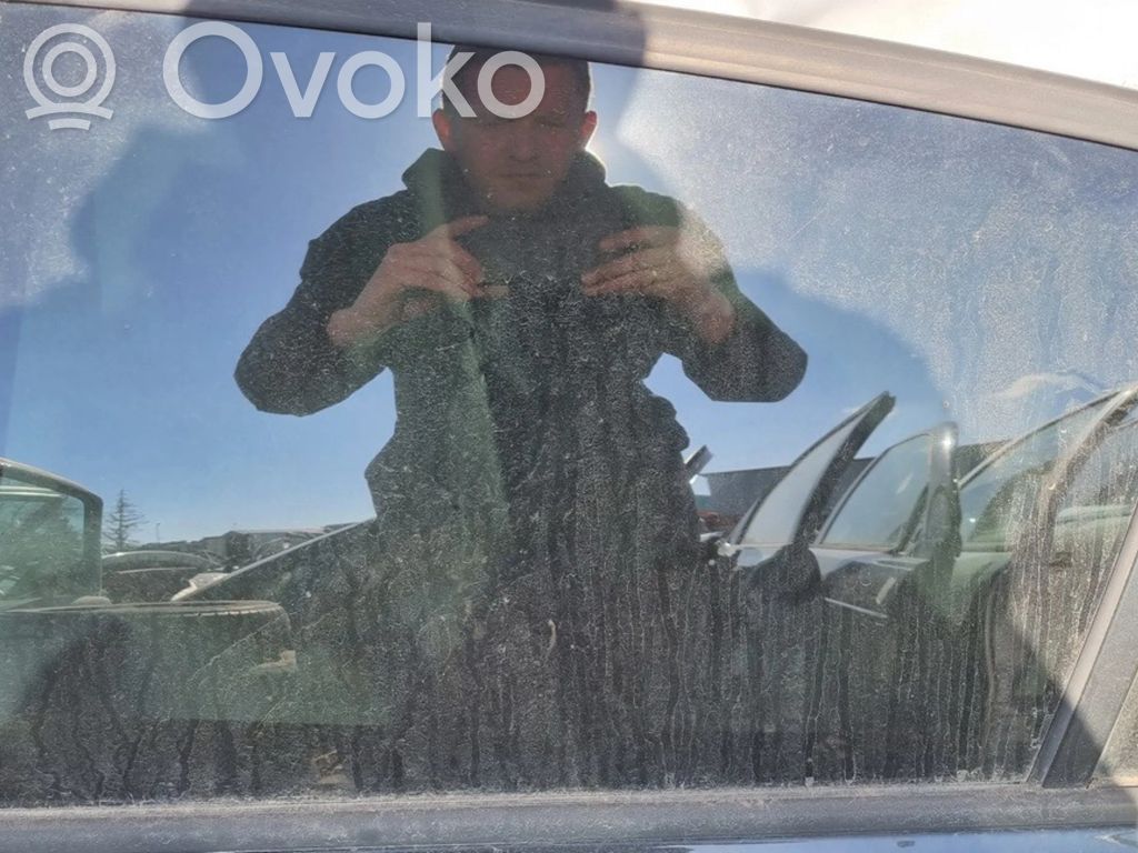 aizmugurējo durvju stikls