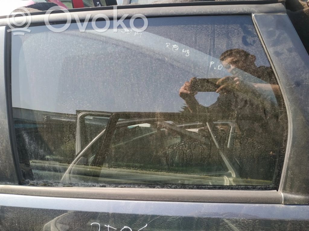 aizmugurējo durvju stikls