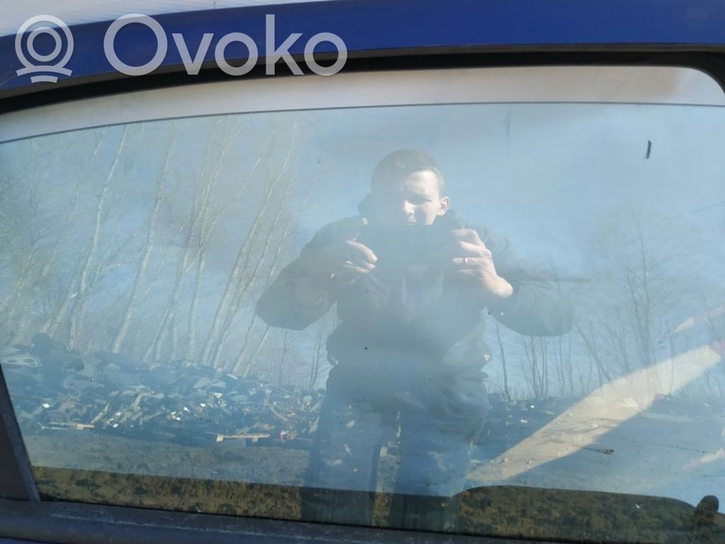 Takaoven ikkunalasi