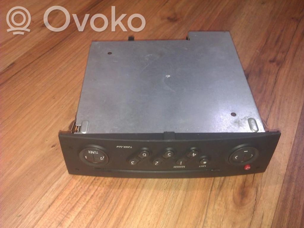 Renault Megane I Panel / Radioodtwarzacz CD/DVD/GPS 