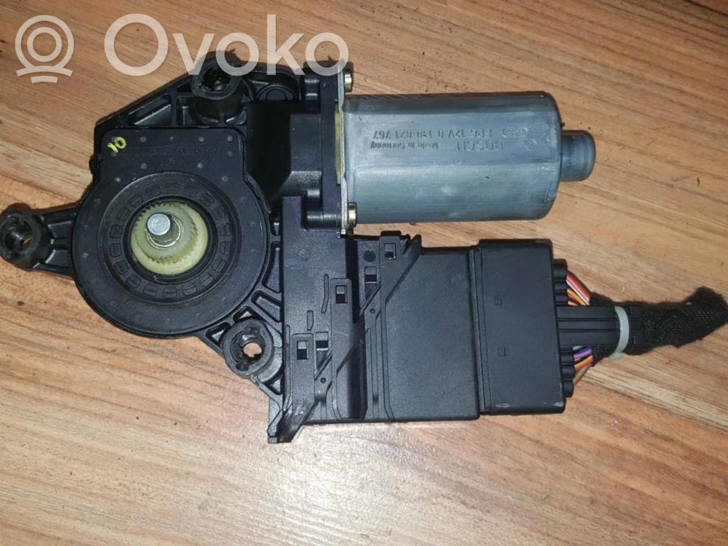 Volkswagen Golf IV Motor macara geam ușă spate 