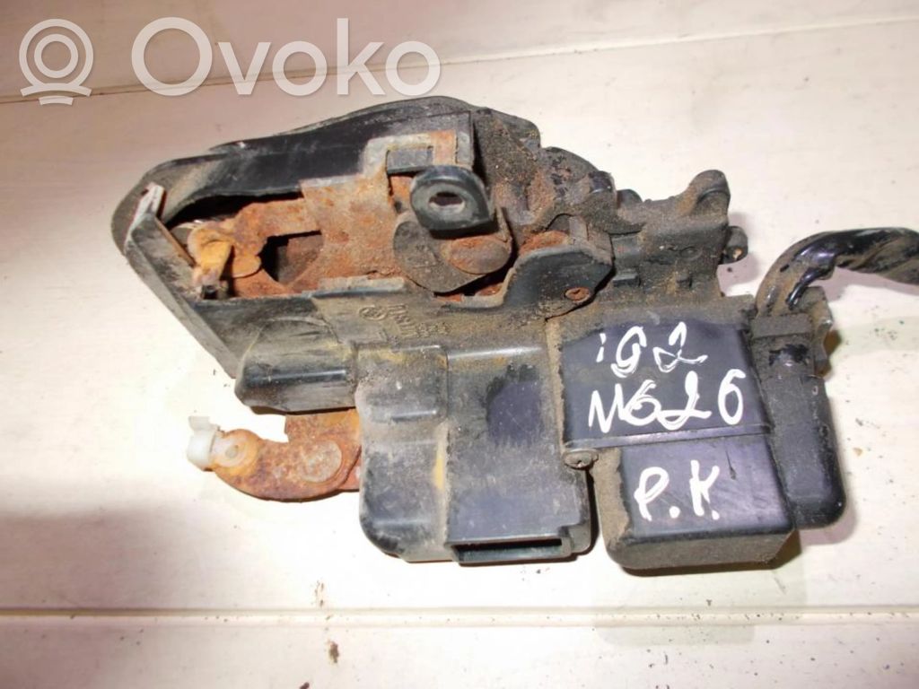 Mazda 626 Etuoven lukko 