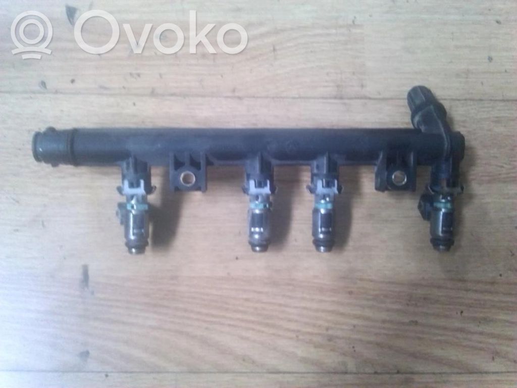 Fiat Punto (188) Listwa wtryskowa 