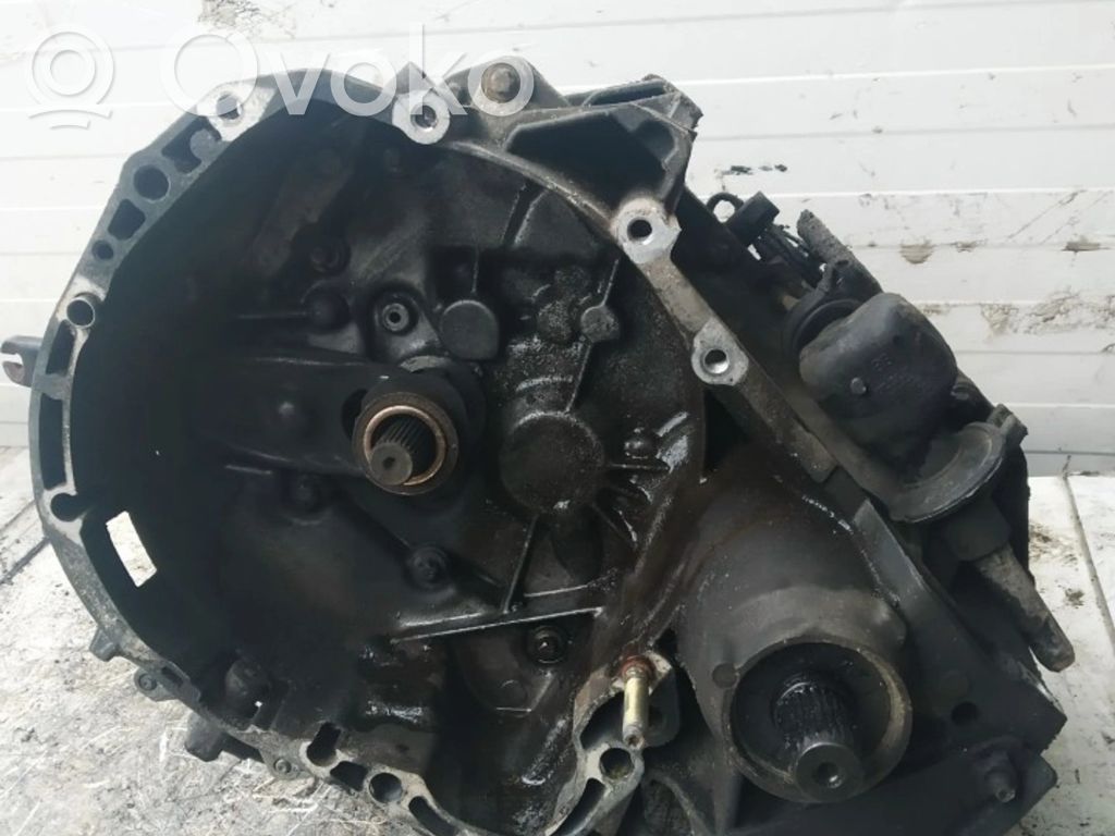 Renault Clio II Manual 5 speed gearbox 
