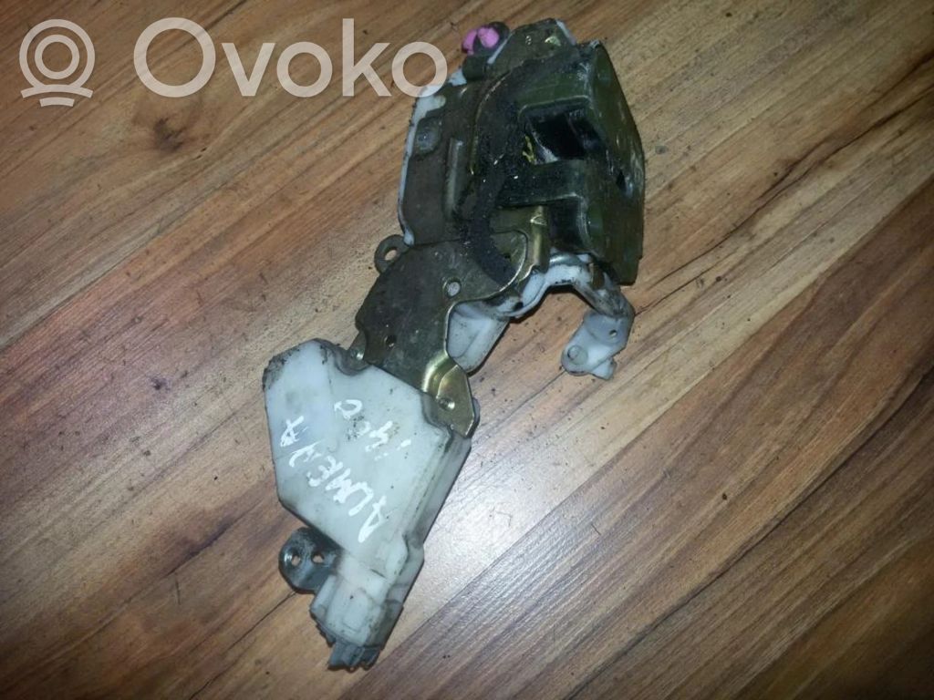 Nissan Almera Încuietoare ușă față 