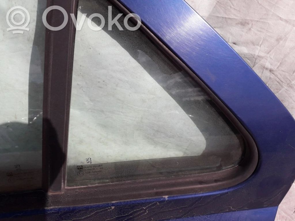 Ventanilla de ventilación de la puerta trasera