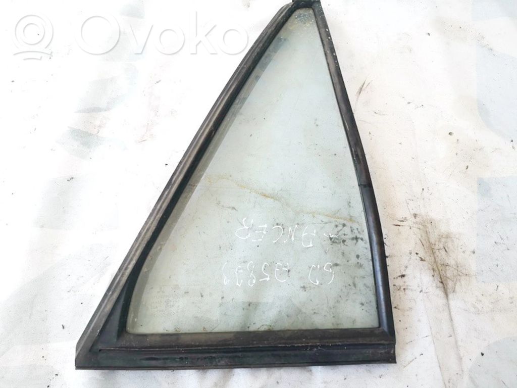 Ventanilla de ventilación de la puerta trasera