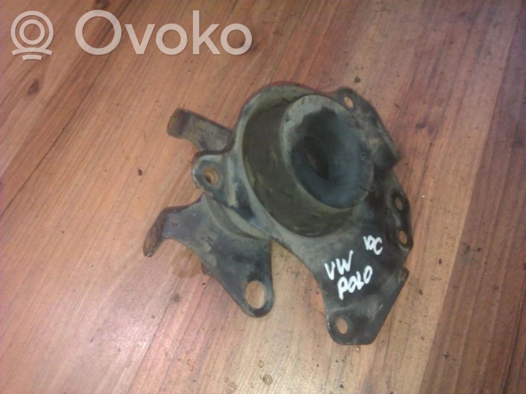 Volkswagen Polo III 6N 6N2 6NF Wspornik / Mocowanie silnika 