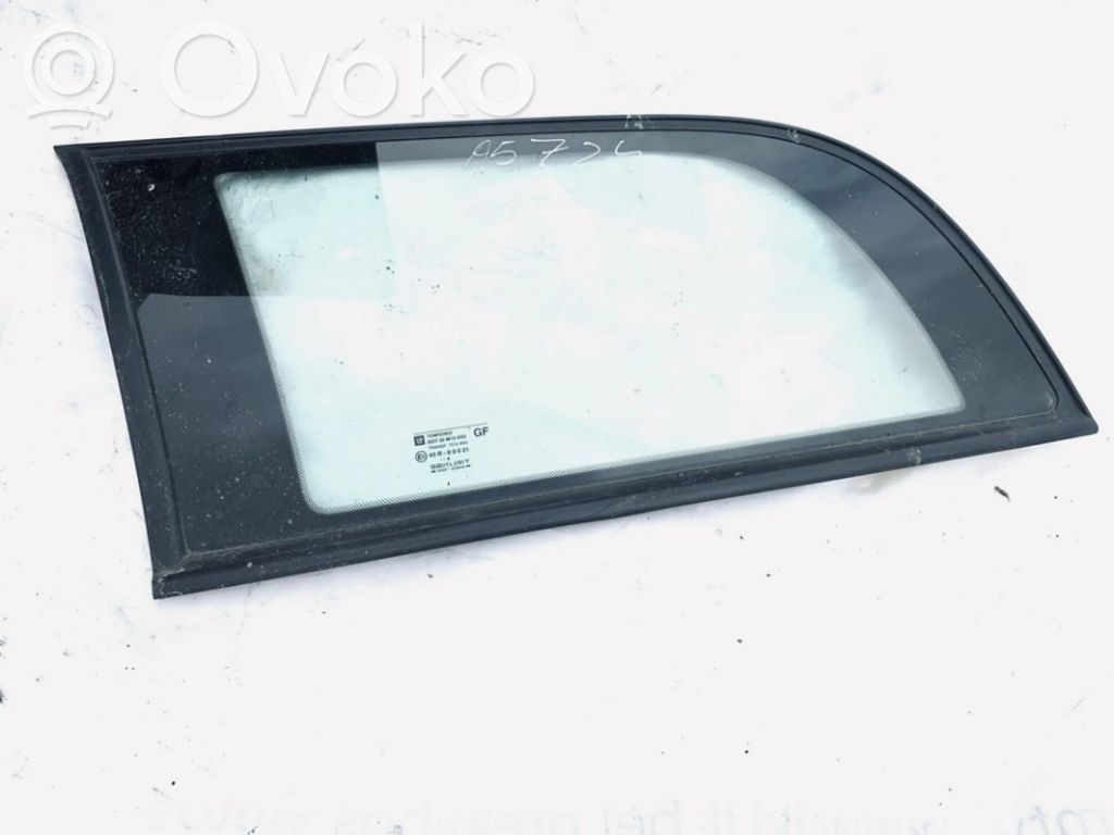 Vidrio lateral trasero