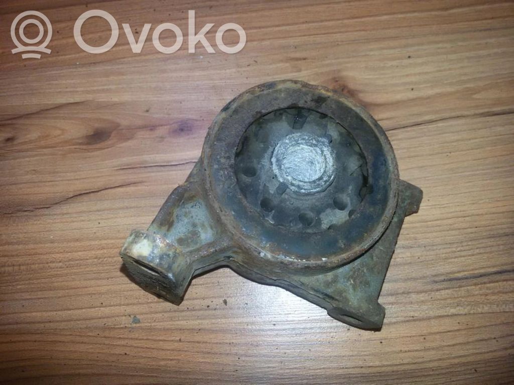 Ford Mondeo MK II Engine mount bracket 