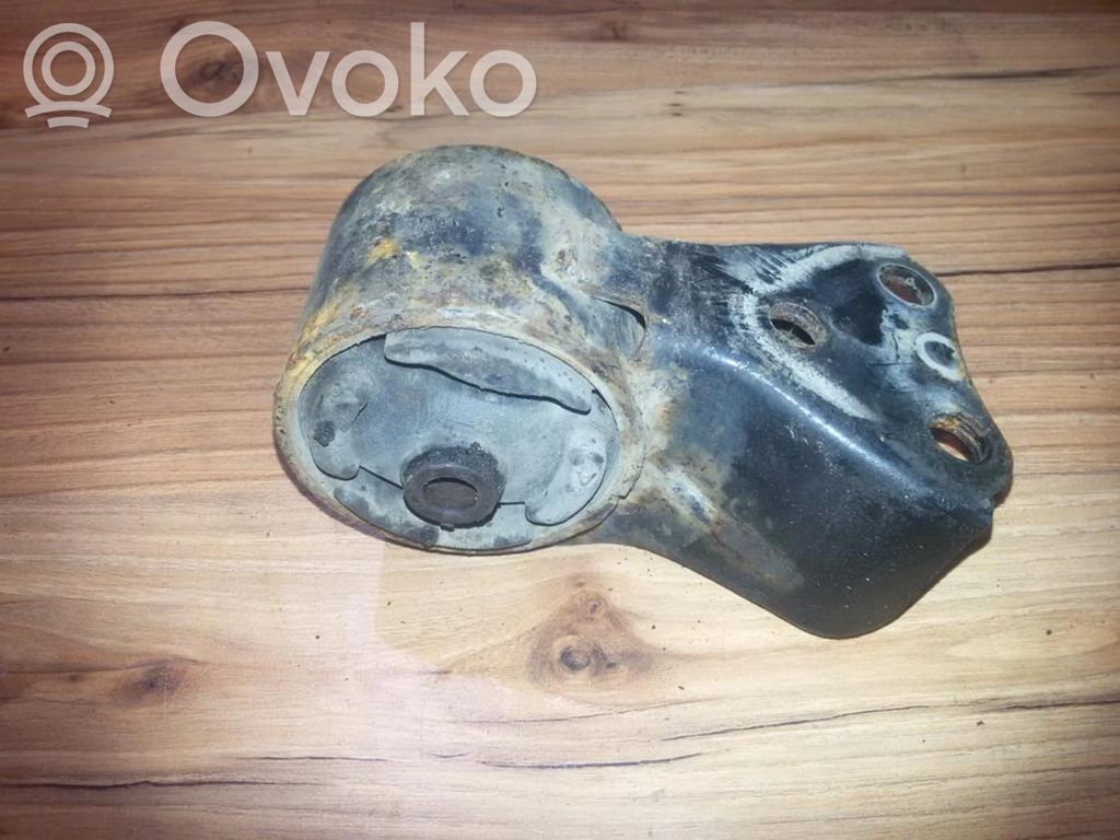Mazda 626 Engine mount bracket 