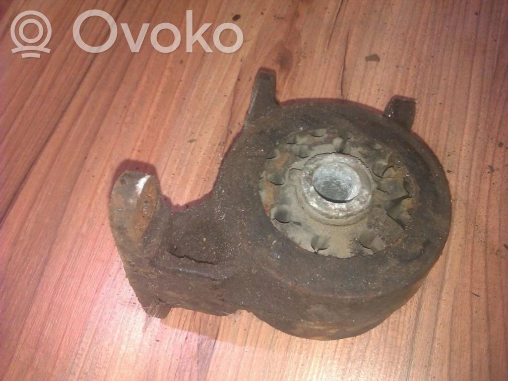 Ford Mondeo MK II Engine mount bracket 
