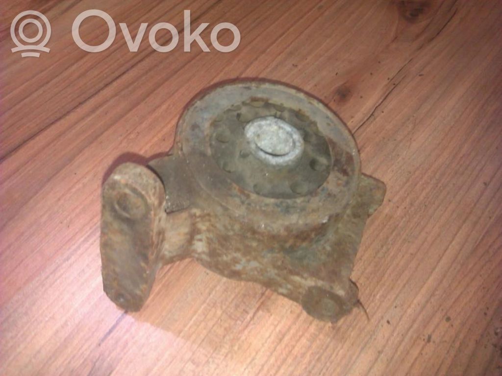 Ford Mondeo MK II Engine mount bracket 