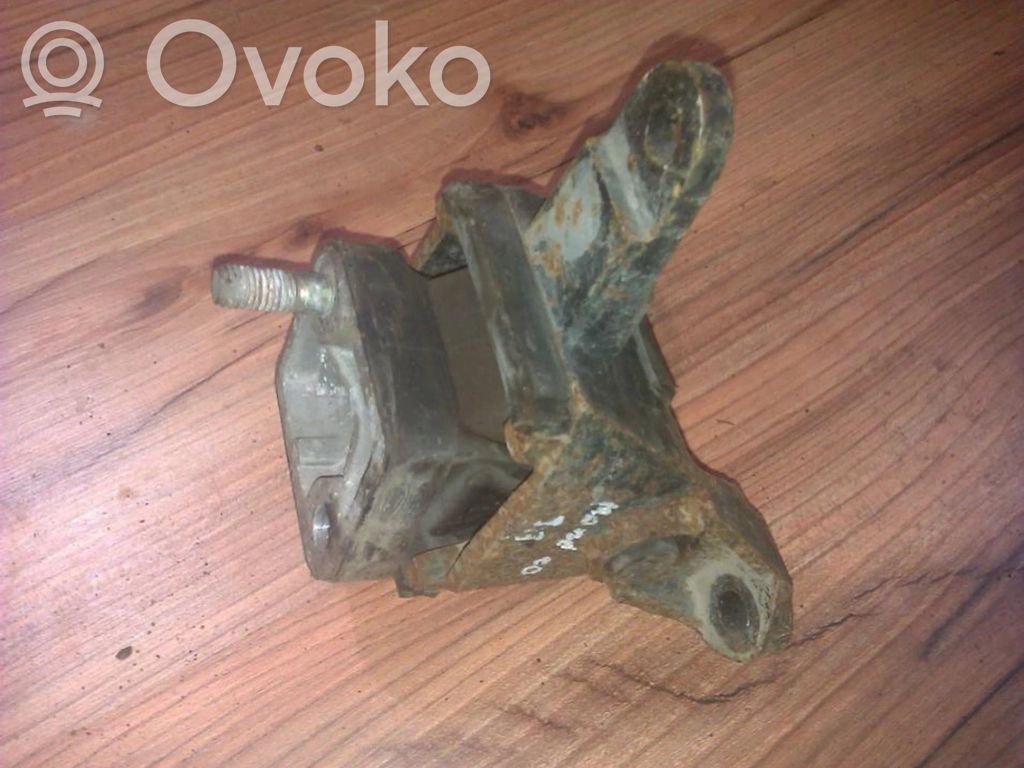 Ford Mondeo MK I Engine mount bracket 