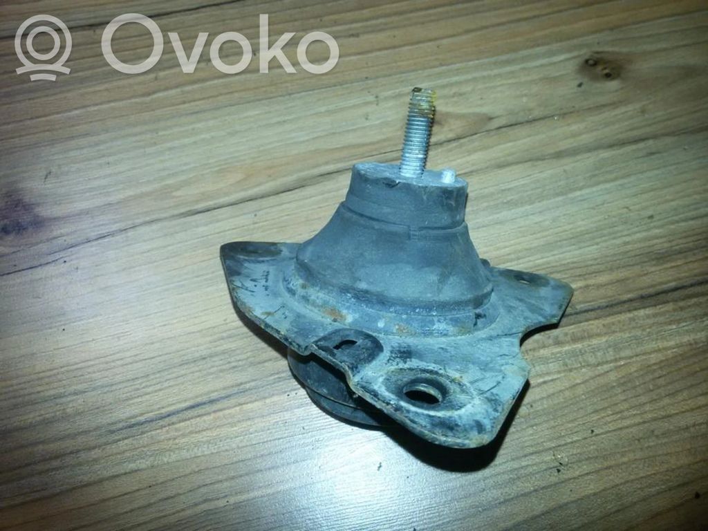 Renault Laguna I Engine mount bracket 