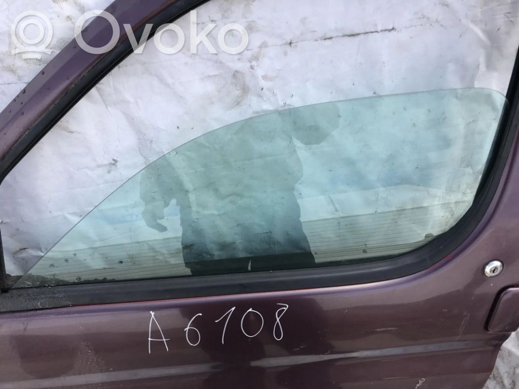 Etuoven ikkunalasi, neliovinen malli