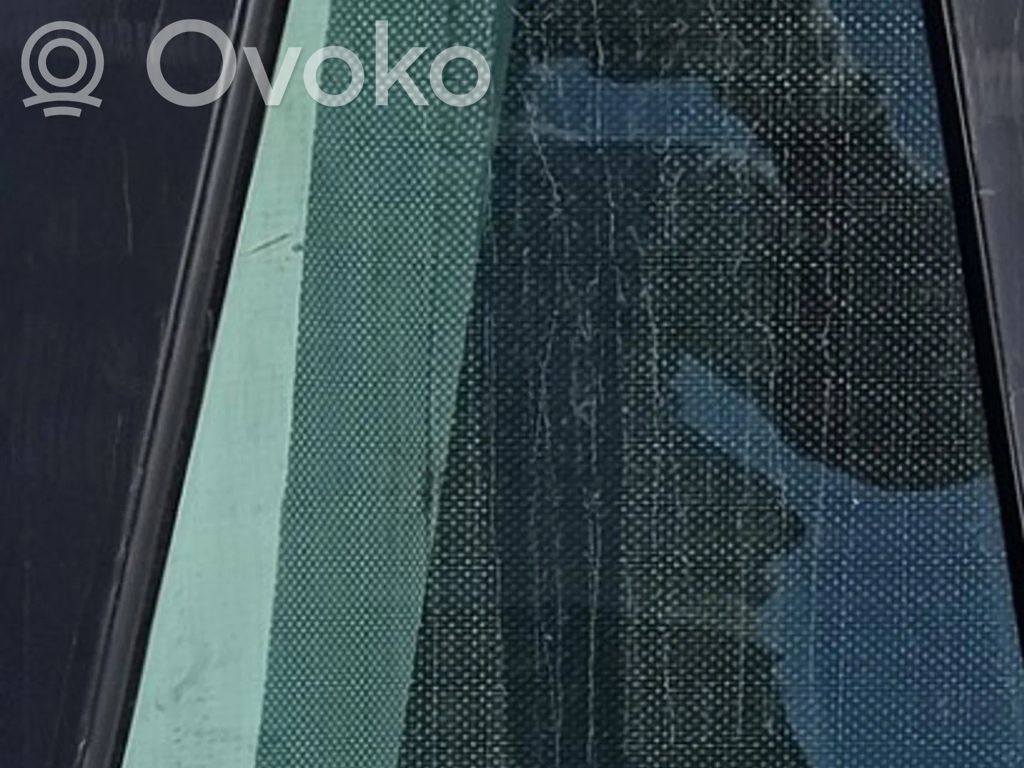 Takakulmaikkunan ikkunalasi