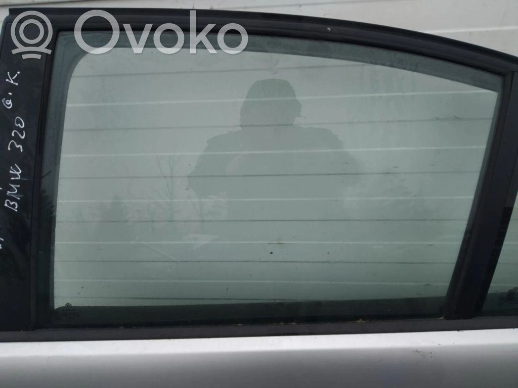 aizmugurējo durvju stikls