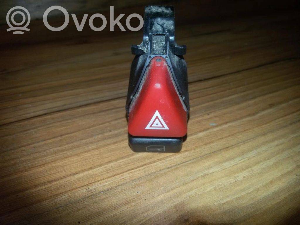 Comutator lumini pericol   A1688201210,A1688201210