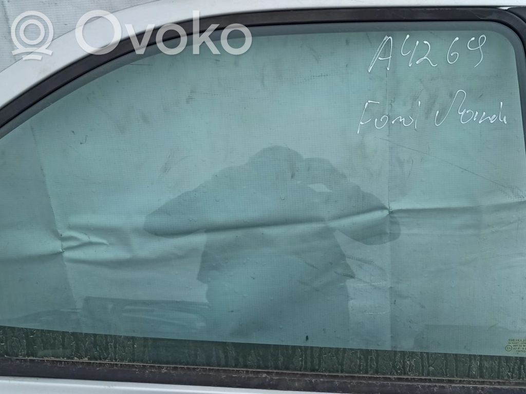Ford Mondeo MK II Vitre de fenêtre porte arrière