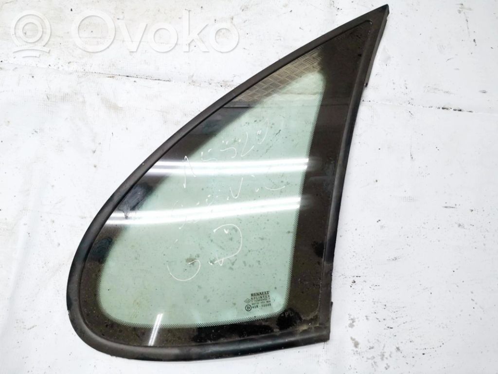 Vidrio lateral trasero