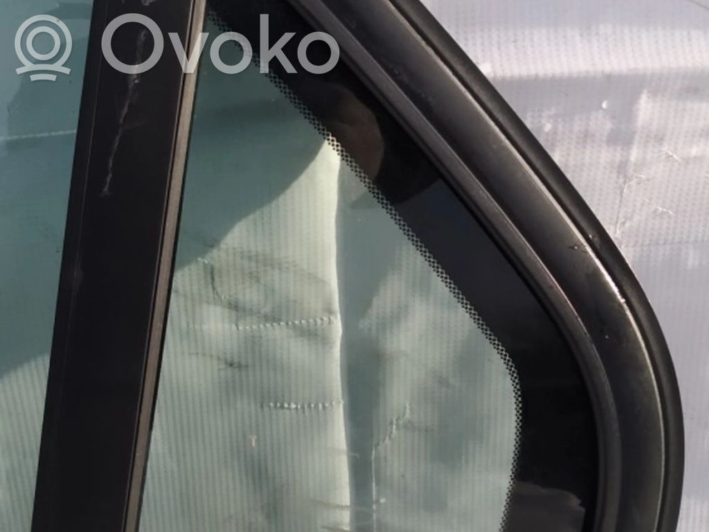 Rear vent window glass