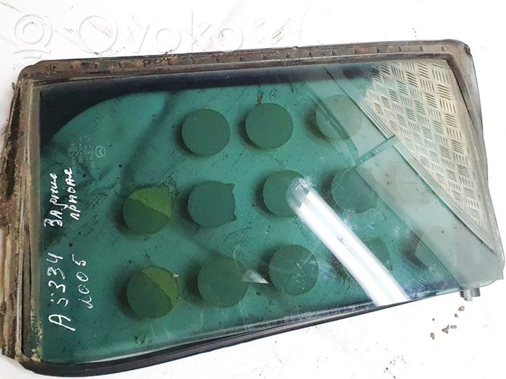 Rear vent window glass