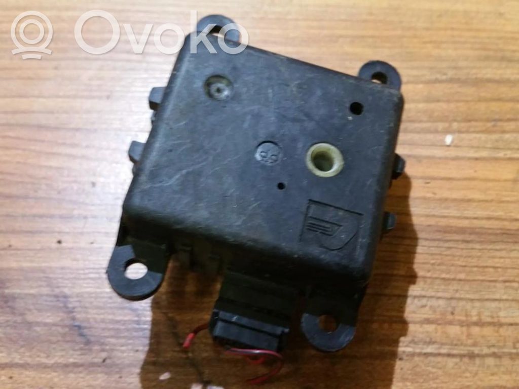 Nissan Almera N16 Moteur / actionneur de volet de climatisation 